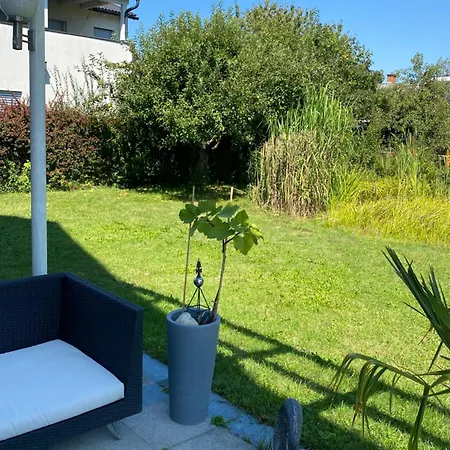 Big With Garden Apartment *