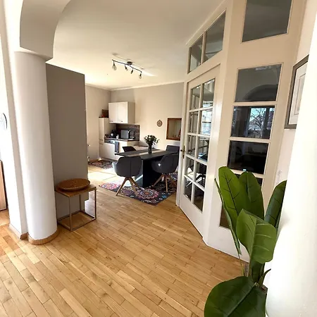 Apartment Big With Garden Klagenfurt am Woerthersee