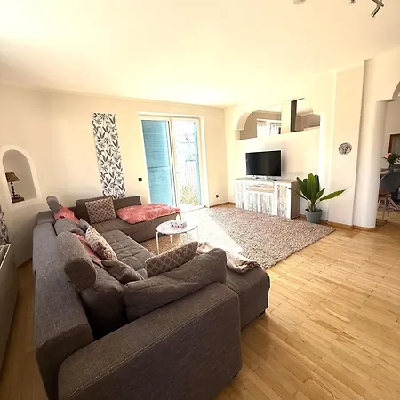 Big With Garden Apartment *