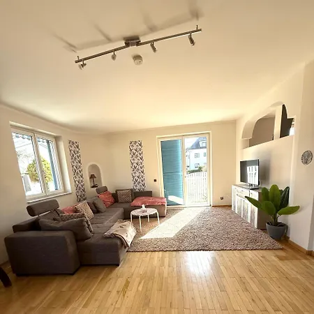 Big With Garden Apartment Klagenfurt am Woerthersee