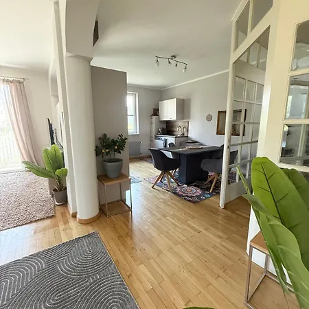 Apartment Big With Garden Klagenfurt am Woerthersee
