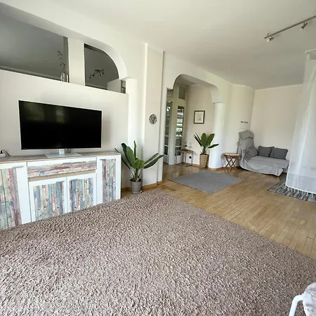Big With Garden Apartment *