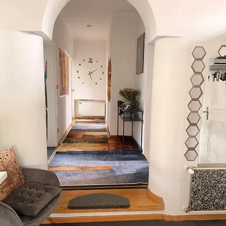 Big With Garden Apartment Klagenfurt am Woerthersee